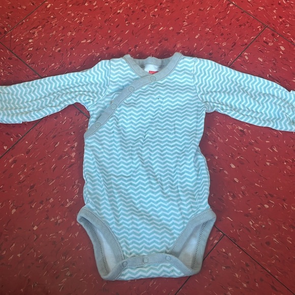 Lot of 0-3 month old clothes - Picture 8 of 16